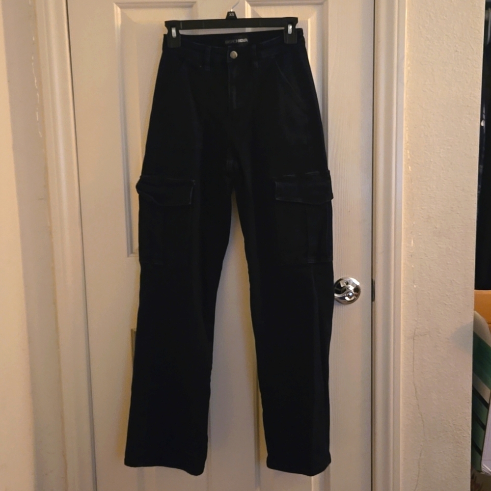 Fashion Nova Women's Cargo Jeans. Size 3 Color Dark Blue